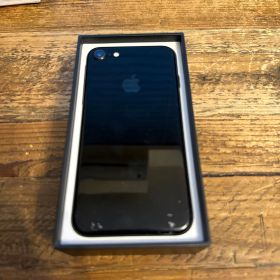 iPhone7 128G SIMフリー端末 (supremeカバー付)