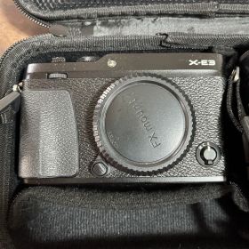 FUJIFILM X-E3 ミラーレスカメラ（本体・バッテリー）箱無し