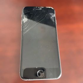 iPhone 6 シルバー ひび割れあり