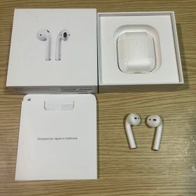 Apple AirPods 第二世代 本体 箱付き AirPods 第2世代 MV7N2J/A (充電ケース付き) 新品 3,080円 中古