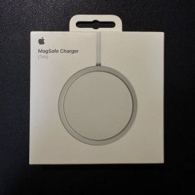 最新2025モデル未開封純正25W Apple MagSafe充電器