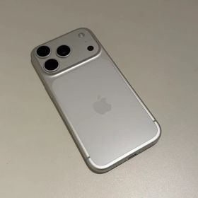 【美品】Apple iPhone 17 Pro シルバー 256GB