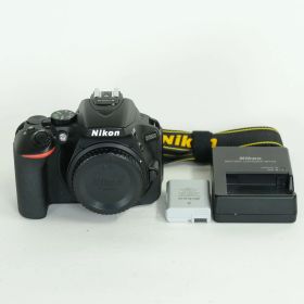 [美品 | シャッター数3,353回] Nikon D5600 [ボディ] | Nikon Fマウント