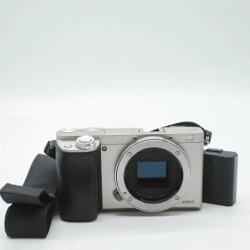 ■美品■ SONY ミラーレス一眼 α6000 ボディ シルバー ILCE-6000 S