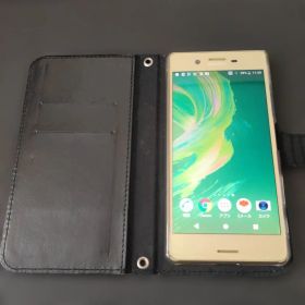 SONY Xperia X Performance SOV33 本体とケース