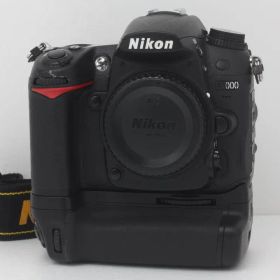 ニコン Nikon D7000 ボディ 完動品 MB-11付き #343c