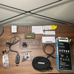 SHURE SE215 WIRELESS イヤフォン