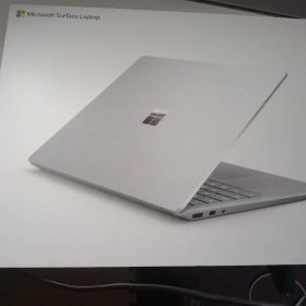 マイクロソフト Surface Laptop 2（13.5インチ）