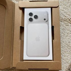Apple iPhone 17 Pro Max シルバー 本体
