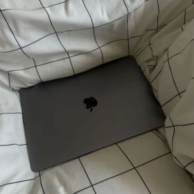 MacBook スペースグレー2020年式