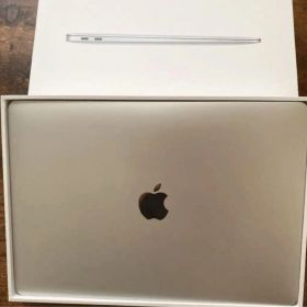 Apple MacBook Air 13インチ M1シルバー MGN93J/A