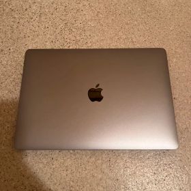 MacBook Air 2020 13インチ 8GB 256GB Core i3