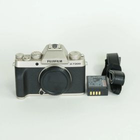 [難あり品] FUJIFILM X-T200 ボディ シャンパンゴールド | 富士フイルムXマウント