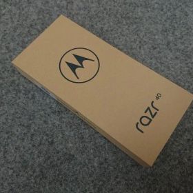 【未使用品】 SIMフリー motorola razr 40 バニラクリーム 8+256GB スマートフォン XT2323-4 モトローラ