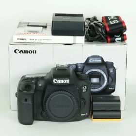 [良品 | バッテリー2個・CFカード・SDカード付] Canon EOS 7D Mark II | Canon EF-Sマウント