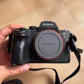 Sony α7 III (ILCE-7M3) ミラーレスカメラ - 752回!