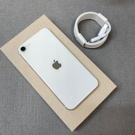 iPhone SE第３世代 64GB スターライト 国内版SIMフリー送料無料