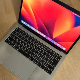 美品 MacBook Pro 13インチ Retina 2017
