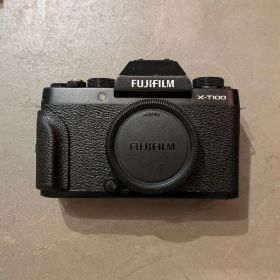 FUJIFILM x-t100