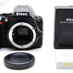 ★美品 Nikon デジタル一眼レフカメラ D5600 ボディー ブラック D5600BK ニコン★