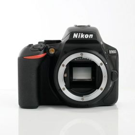 【中古】 (ニコン) Nikon D5600 ボディ【中古カメラ デジタル一眼】 ランク：AB