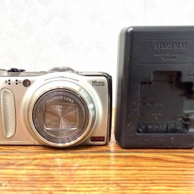 FUJIFILM FinePix F550EXR コンパクトデジカメ