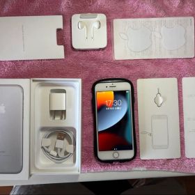 Apple iPhone 7 32GB本体 箱・充電器・イヤフォン付
