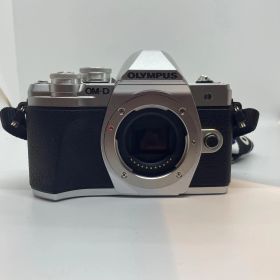 【全額返金保証】【最速発送】OLYMPUS デジタル一眼 OM-D E-M10 Mark III ボディ M.ZUIKO DIGITAL ED 14-42mm F3.5-5.6 美品 動作確認済