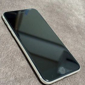 Apple iPhone SE3本体 ホワイト