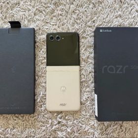 motorola razr 50s クリーム 箱付き