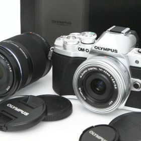 【中古】【美品】オリンパス OM-D E-M10 Mark III EZダブルズームキット シルバー CA01-R4987-3Y3 OLYMPUS マイクロフォーサーズ 5軸手ブレ補正 標準ズーム 望遠ズーム レンズ付き セット 中古