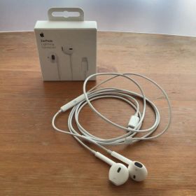 Apple EarPods Lightning Connector