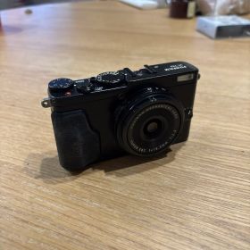 名機 FUJIFILM X70 中古 ブラック