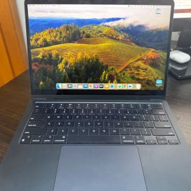 Apple MacBook Air M2 13.6インチ