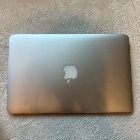 Apple MacBook Air 11インチ (Early2015)