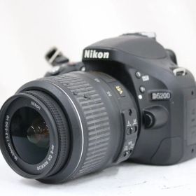 【返品保証】 【シャッター971回】ニコン Nikon D5200 AF-S DX NIKKOR 18-55mm F3.5-5.6G VR デジタル一眼 e12351