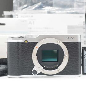 富士フィルム Fujifilm Fuji X-A1 16.3MP Digital Camera Silver w/ Box [新品同様] #Z6244A