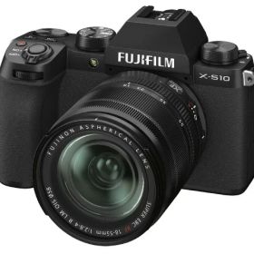 【ポイント10倍】 富士フイルム デジタル一眼カメラ FUJIFILM X-S10 XF18-55mmレンズキット [タイプ：ミラーレス 画素数：2610万画素(有効画素) 撮像素子：APS-C/23.5mm×15.6mm/CMOS4 重量：415g] 【P10倍】