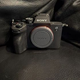 SONY α7 IV ミラーレス一眼 本体 レンズキットシャッター回数2590回