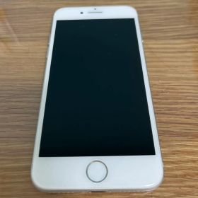 Apple iPhone 7 シルバー 本体
