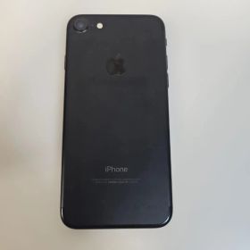 Apple iPhone 7 本体 ブラック