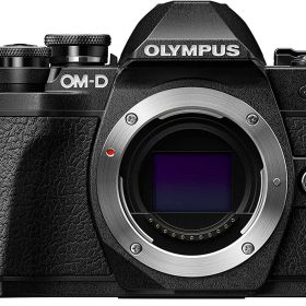 新品 OLYMPUS OM-D E-M10 MarkIII ボディー ブラック