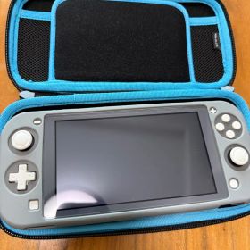 ニンテンドーSwitch ライト ブラック 純正ケース付 箱あり