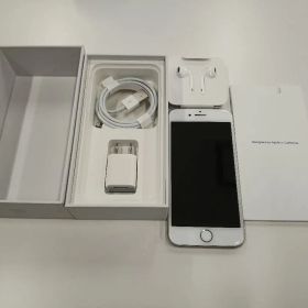 iPhone8 64GB シルバー 包装箱・全付属品付き