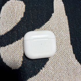 Apple AirPods 第3世代 本体 ワイヤレスイヤホン