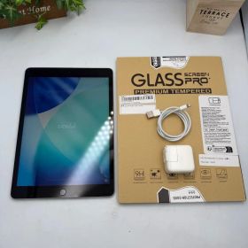 【美品】iPad第9世代 Wifi 64GB 付属品付き