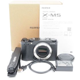 シャッター回数1,826枚！ FUJIFILM X-M5 ボディ