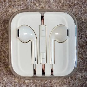 未開封 Apple EarPods 3.5mmジャック ホワイト