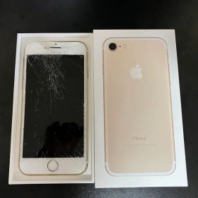 Apple iPhone 7 本体 ゴールド