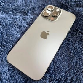 Apple iPhone 16 Pro Max ブラックチタニウム 256gb